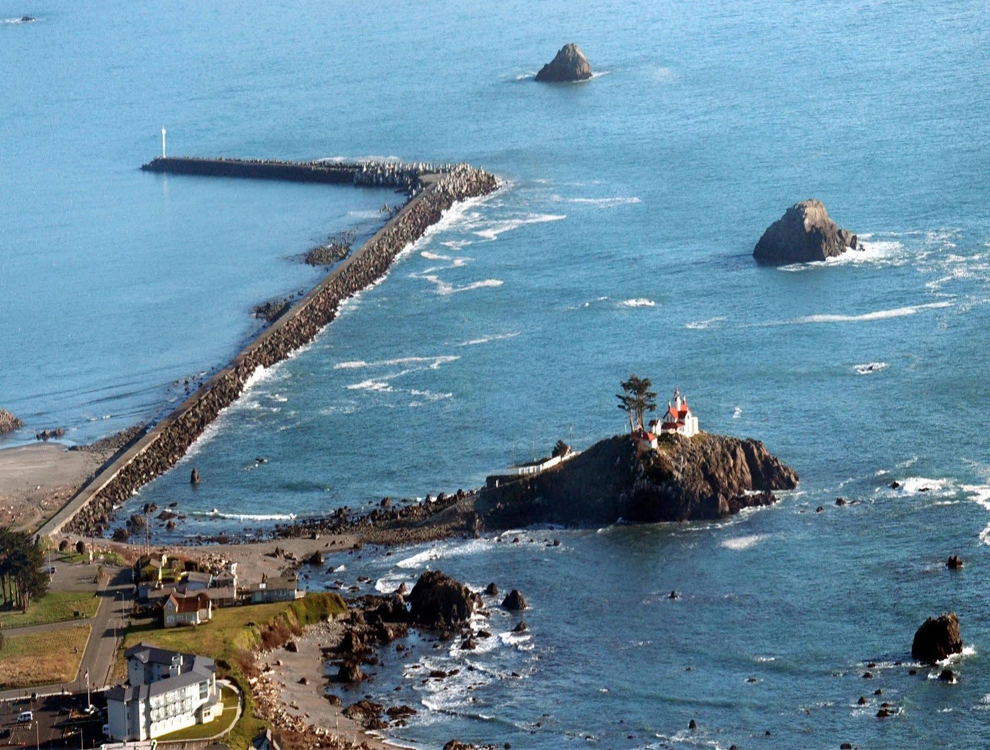 Oceanfront Lodge Crescent City Exterior photo